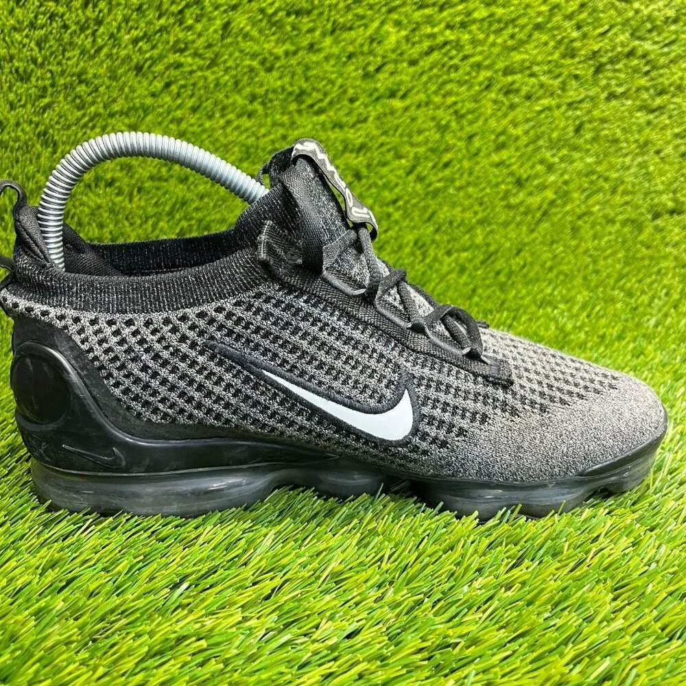 Nike Air VaporMax 2021 Flyknit Oreo Boys‎ Size 6Y Black Walking Shoes Sneakers